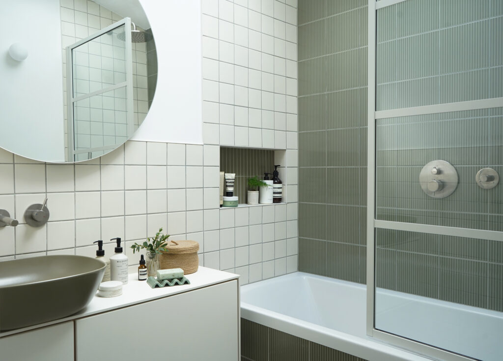 https://catesthill.com/wp-content/uploads/2023/04/catesthill-vitra-green-bathroom-final-60-1024x734.jpg